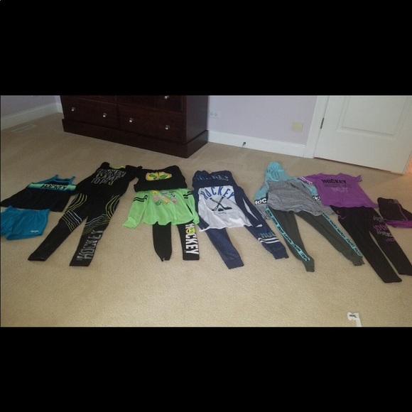 6different outfits with two pieces and some with3